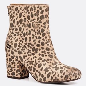 billabong leopard booties